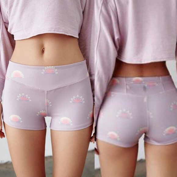 NWT Free People Movement Lilac Purple Lotus Yoga Shorts Size Large‎ Bohemian New - Picture 3 of 7